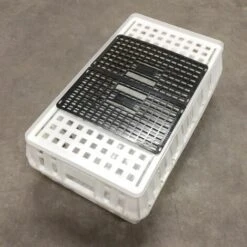 POULAILLER DIRECT Cage De Transport Volaille Conique 80x50x30cm 1 Porte Noire Et Blanche - Blanc